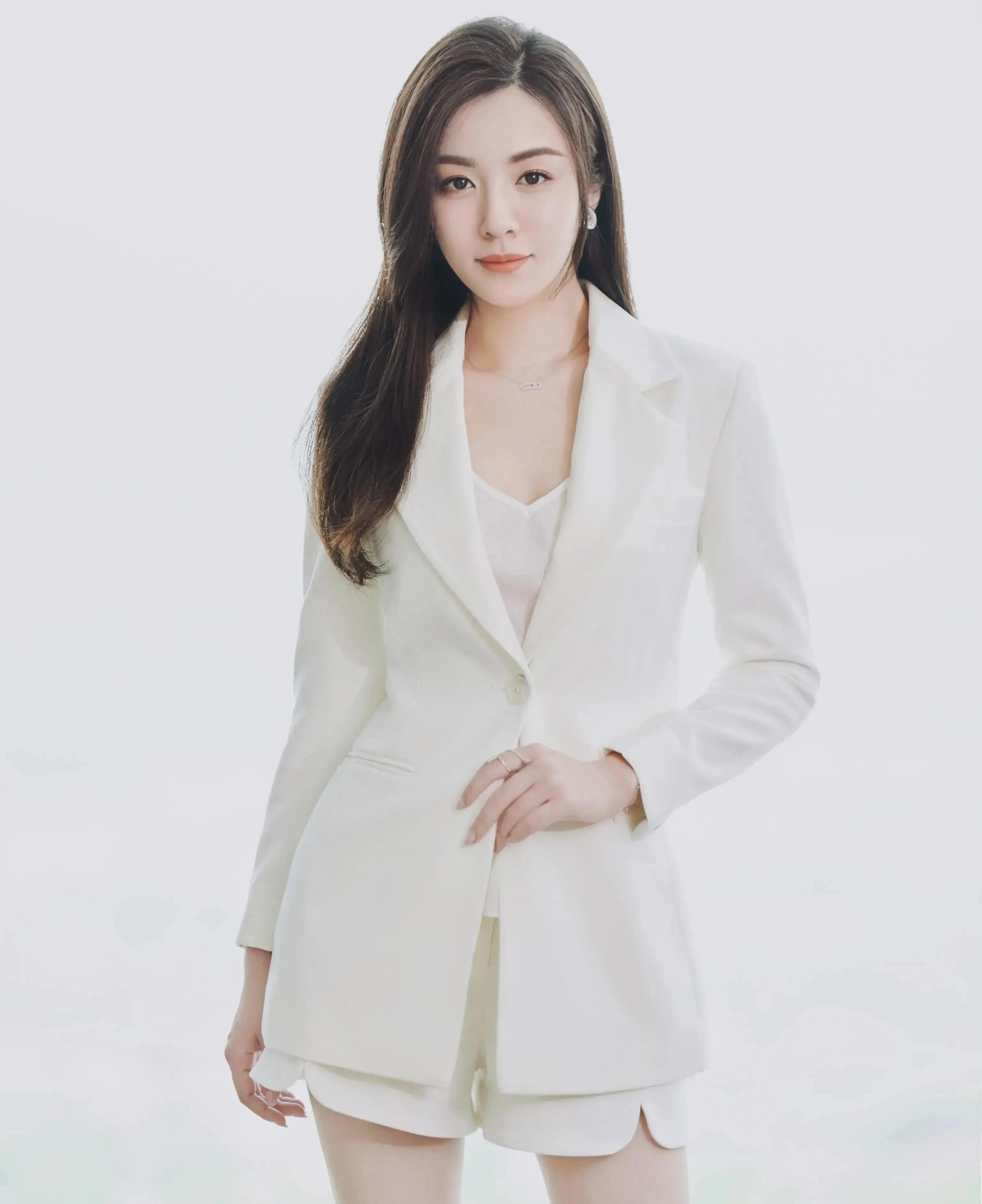 俞灏明求婚失败了?王晓晨公开否认结婚男友却官宣婚讯好尴尬
