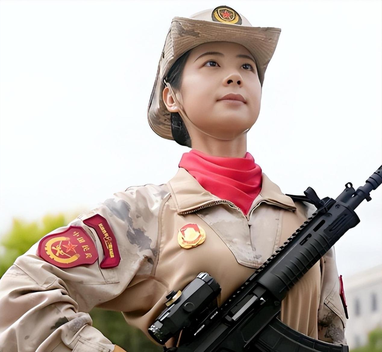 阅兵女兵穿军装出婚礼引发热议:荣耀还是炫耀?