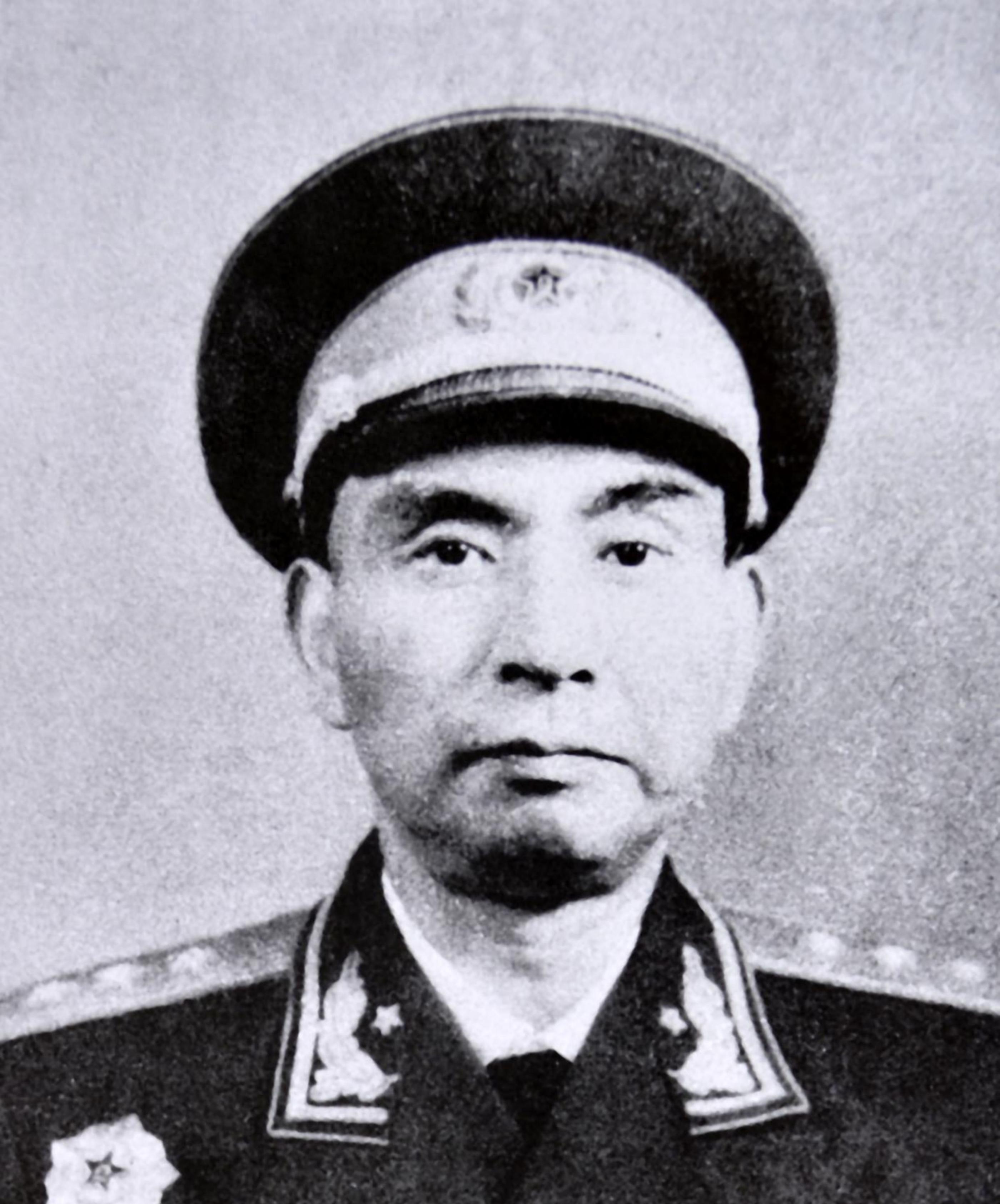 许世友担任广州军区司令上级派杨勇任政委杨勇表示我不愿意去