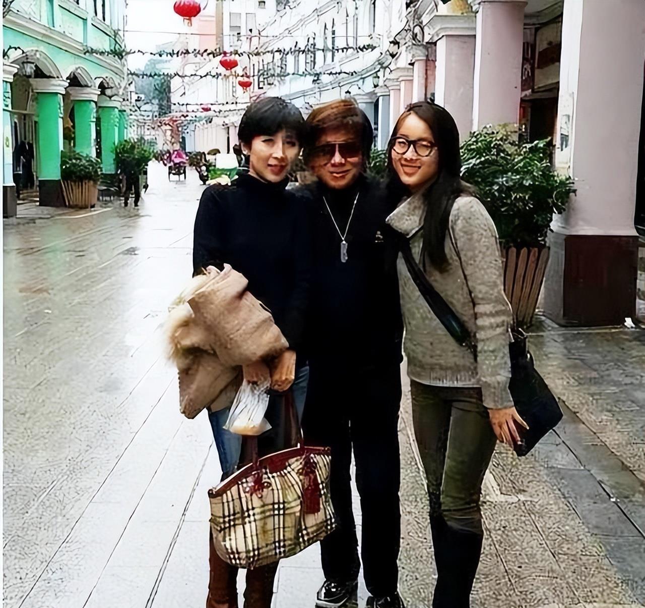 梁小龙陈真首任妻子变装再婚,娶东北少女,定居成都