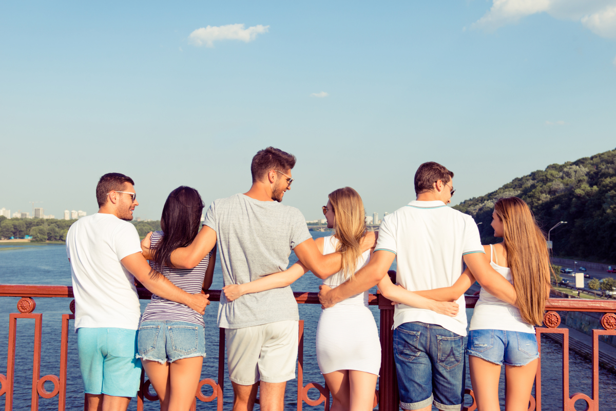 你是否还在认为异性间的"嘘寒问暖"是普通的朋友问候?