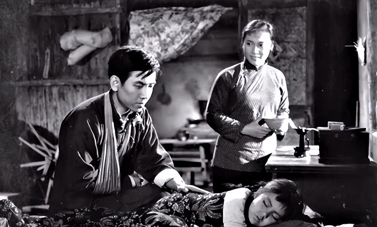 建国后铁道游击队长刘金山谈与芳林嫂关系时满脸羞涩