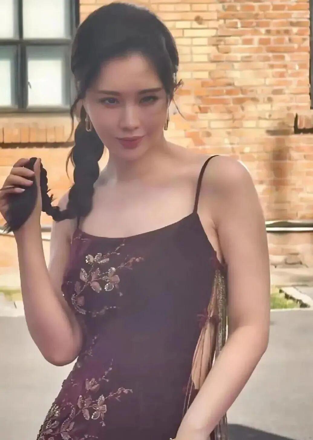 74岁王石医生评估身体年龄85岁拄拐难行,44岁妻子田朴珺宣布冻卵计划