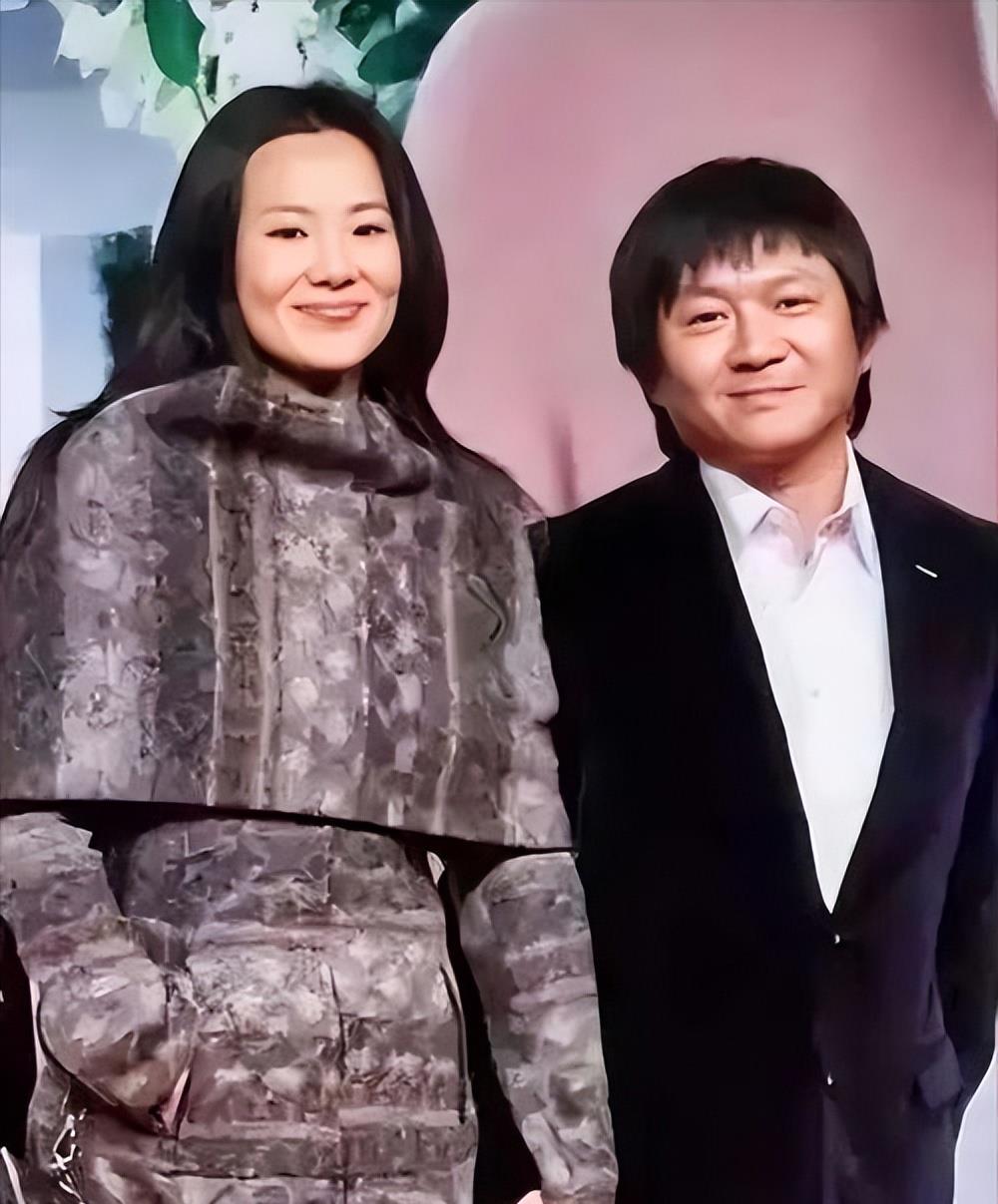 王菲未曾预料,曾弃之的前男友栾树,如今在咏梅手中光彩夺目