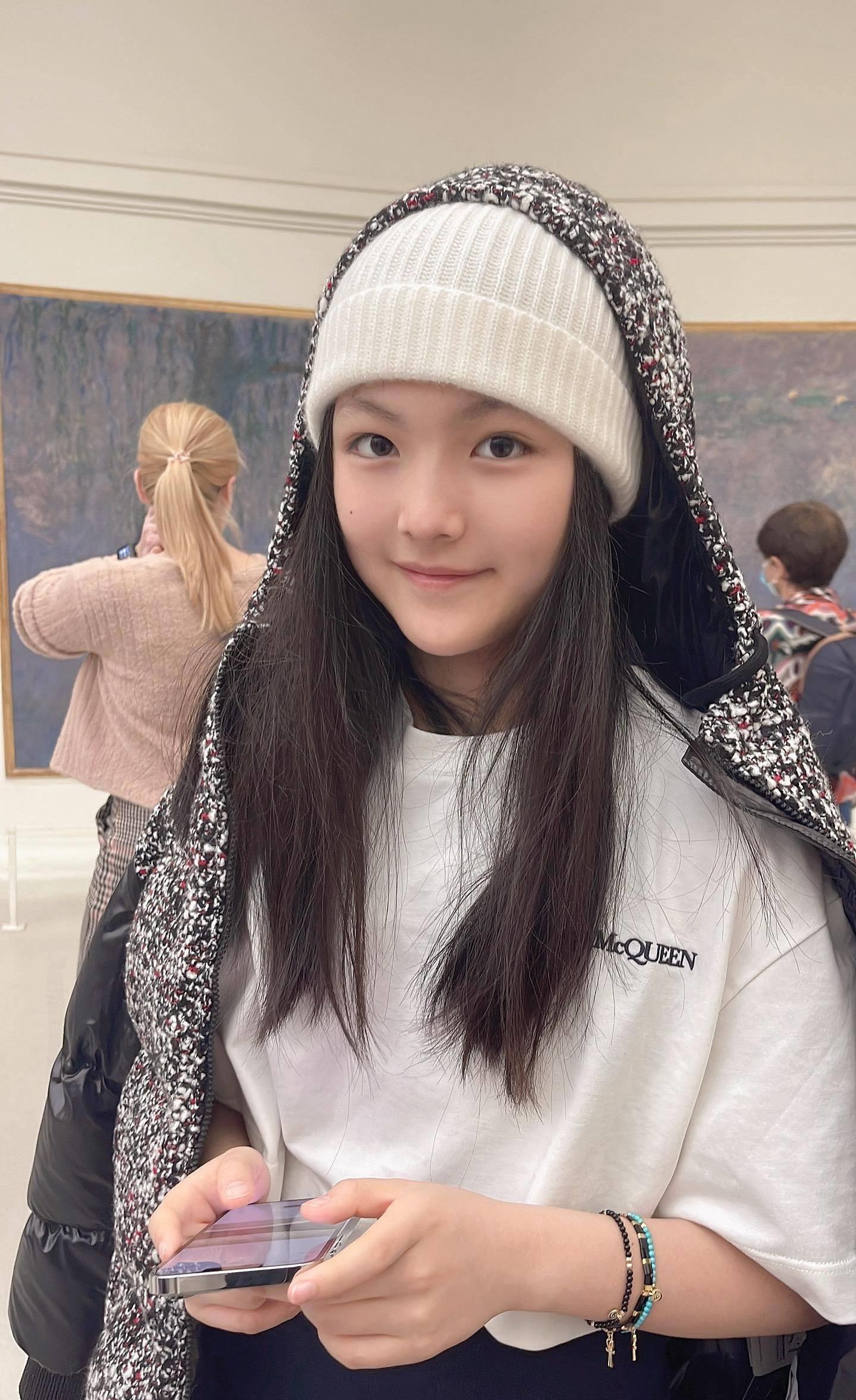 王诗龄三大平台全陷危机李湘爱女沉默不语糟蹋好牌成败局