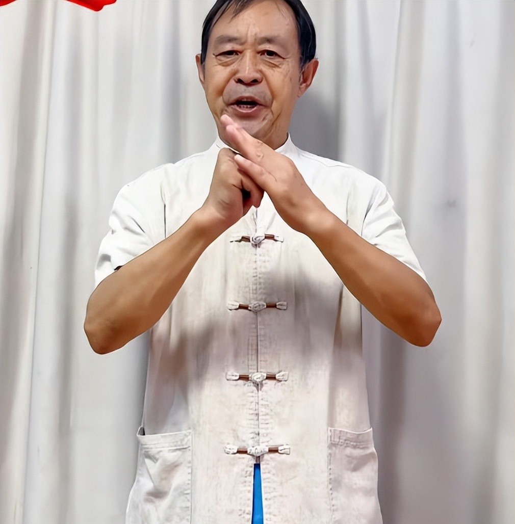 央视严厉批评被一拳击倒的传统武术大师马保国,现今声誉再度逆转