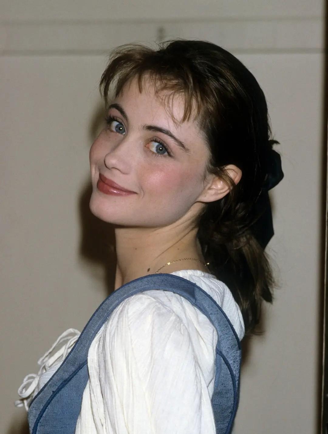 她曾拥有天使容颜!却因整容失败淡出多年,文艺女神艾曼纽·贝阿