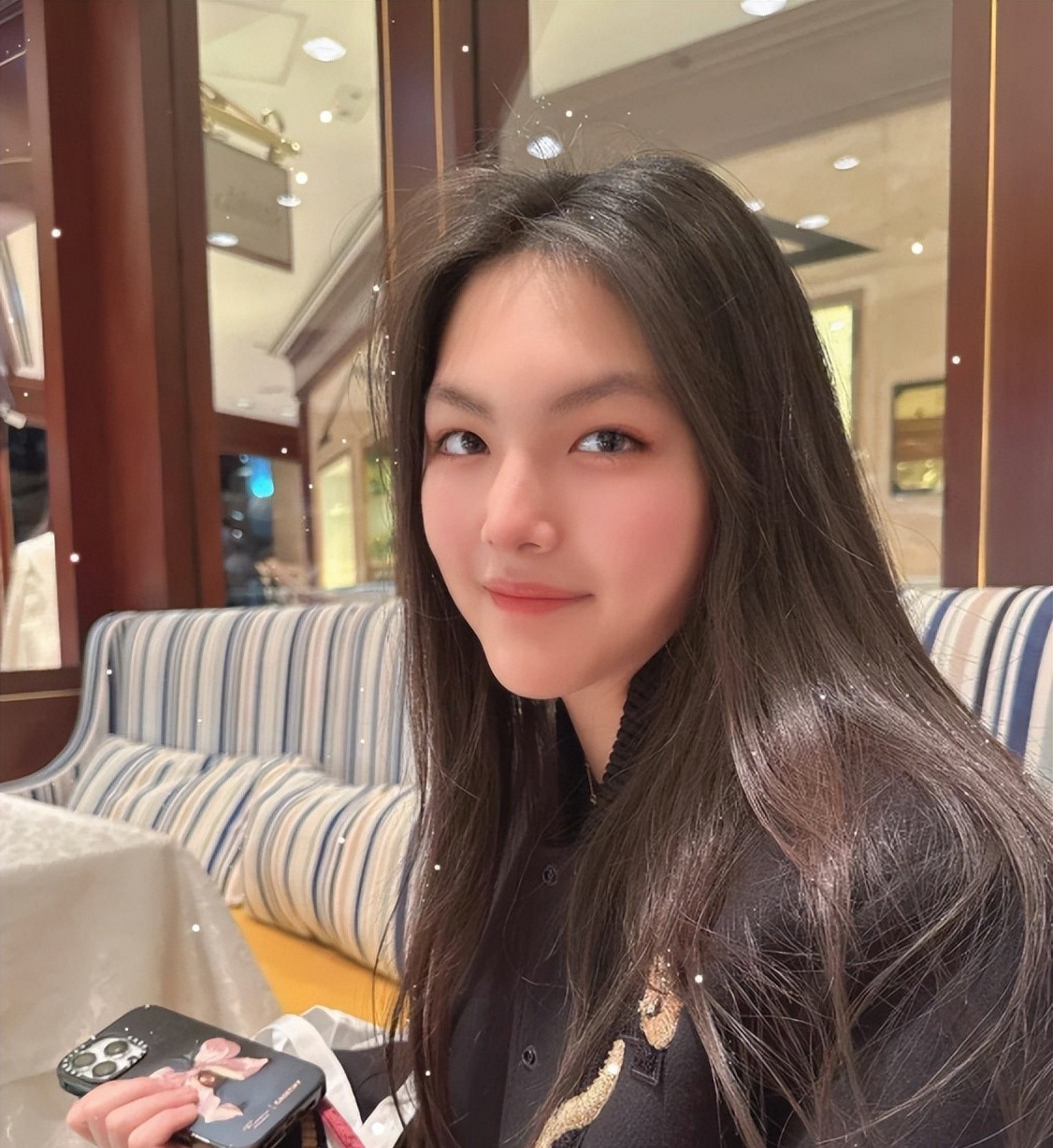 李湘与王岳伦同步表态时隔两分钟最终王诗龄迈出了关键一步