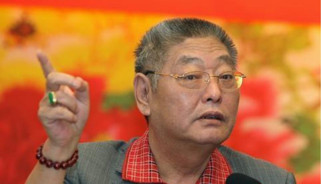 1988年,杨怀定读报纸发现商机,用2万元存款投资国库券一年获利百万
