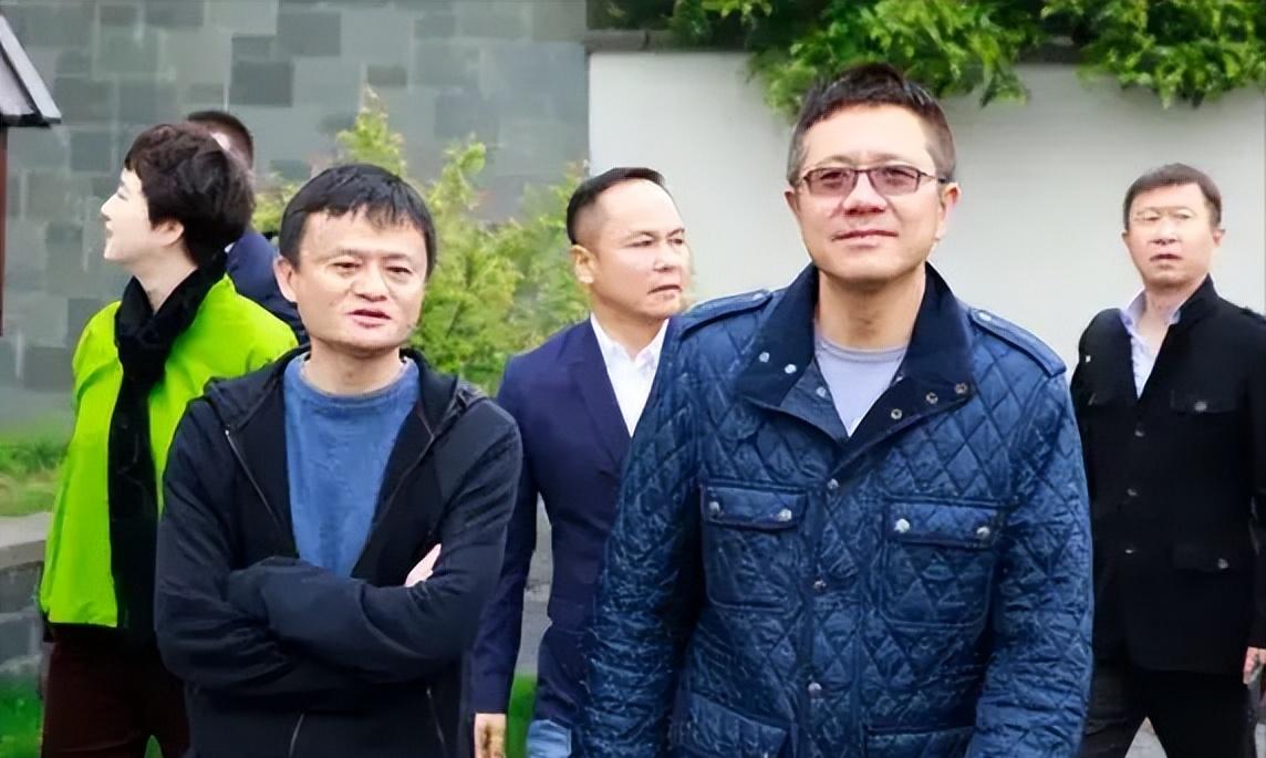 浙江富豪沈国军:银泰集团掌舵者,迎娶小21岁女演员,如今资产超570亿