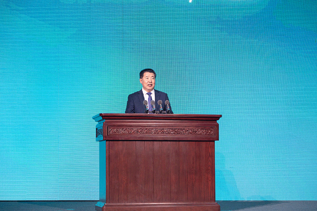 拆解中国重汽全球大会:听不懂的“五化三升级”,看得懂的60辆-有驾 拆解中国重汽全球大会:听不懂的“五化三升级”,看得懂的60辆-有驾