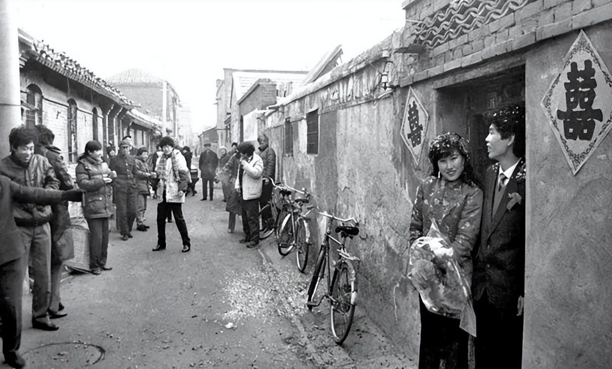 老照片:80年代北京生活掠影,火车可饮茅台,牛肉只要一块八