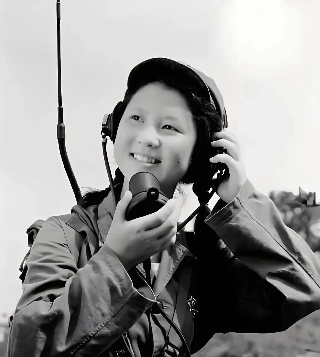 通信兵是女兵人数最多的部队,据统计现占总数约六成