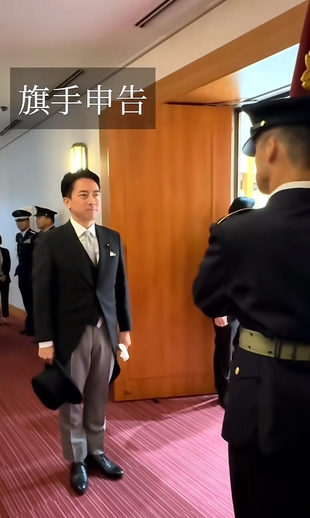 日本高市早苗内阁新任防卫省长前防卫相小泉纯也之孙首相小泉纯一郎