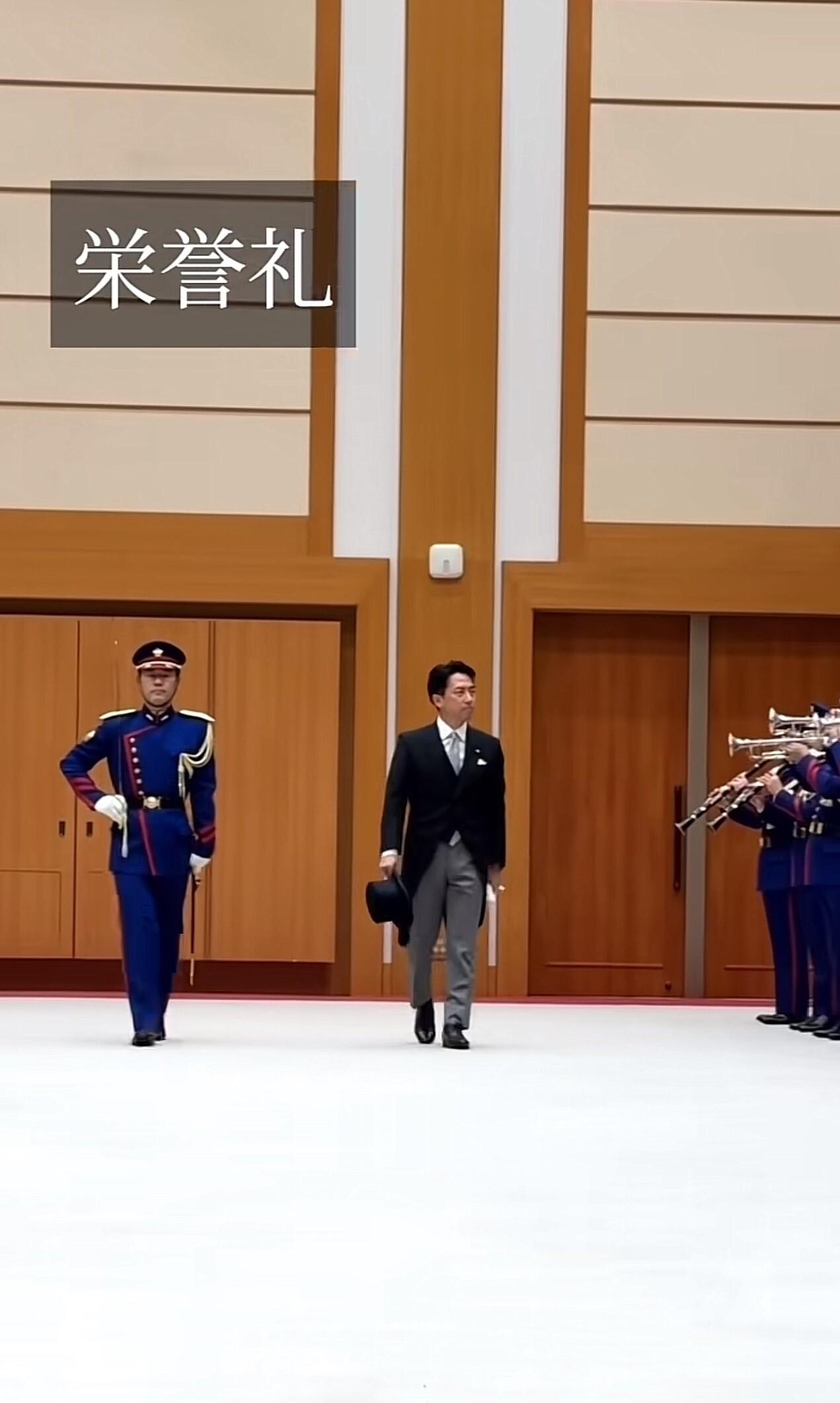 日本高市早苗内阁新任防卫省长前防卫相小泉纯也之孙首相小泉纯一郎