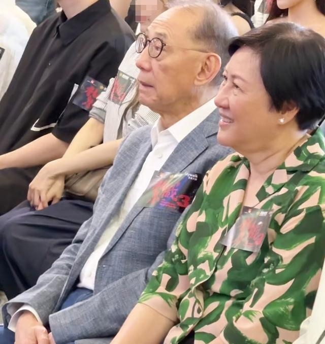 杨受成办红宝石婚宴,旗下艺人倾巢出动,向华强向太也来了