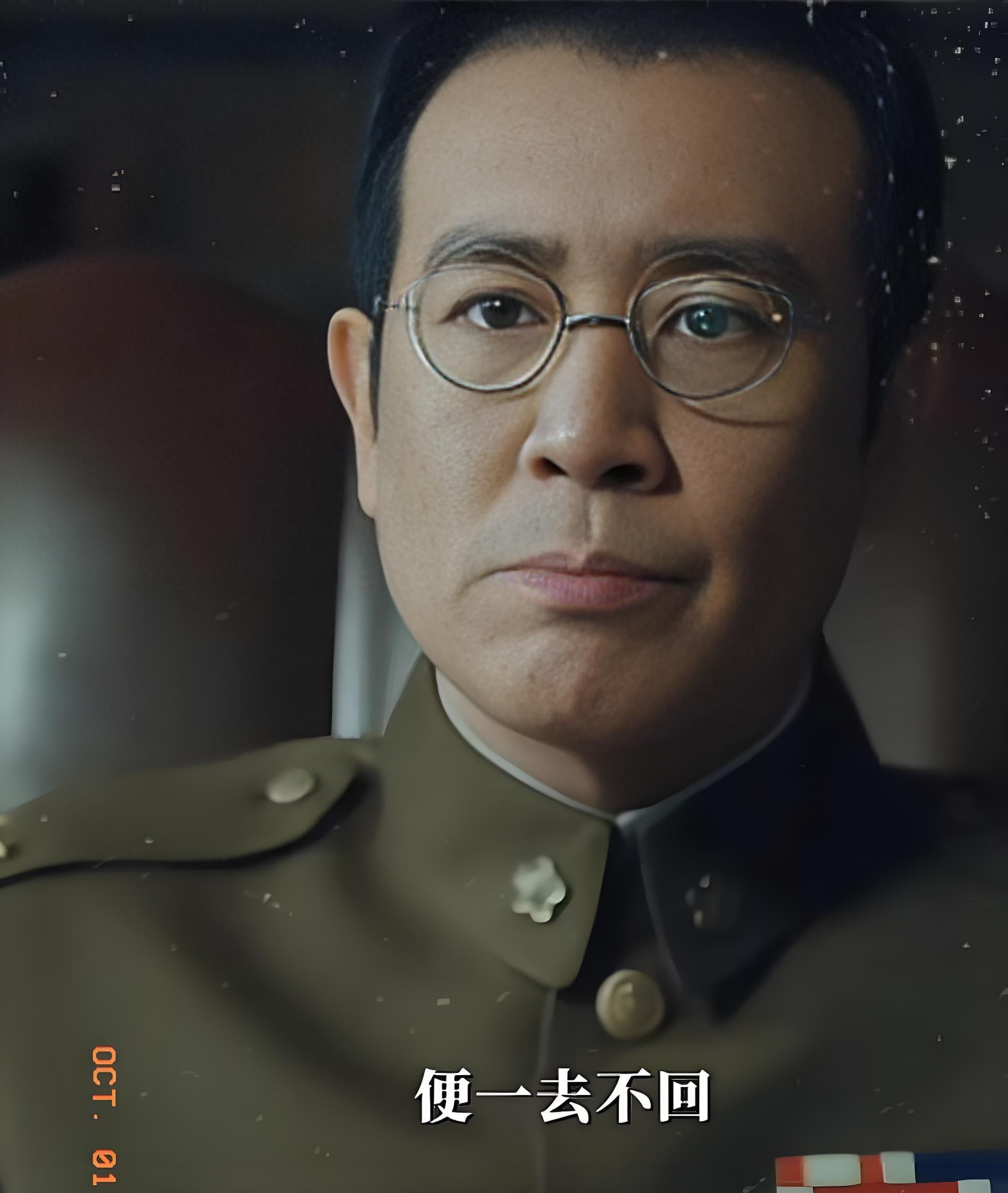 字档案还在胸口弹孔把皱巴巴纸条染红三天前军法处口供字迹全对得上