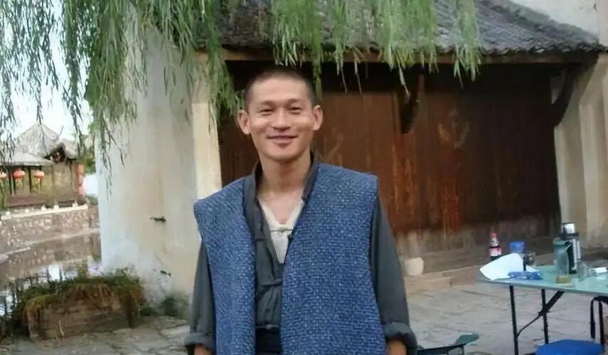 演员余皑磊:曾获张艺谋青睐,演反派遭寄刀片,47岁演谷正文走红