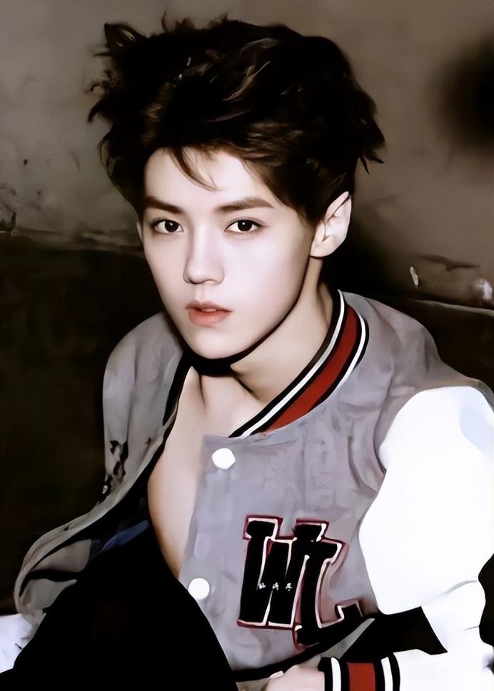 吴亦凡塌房四年,鹿晗张艺兴现状曝光,才懂黄子韬当年有多聪明