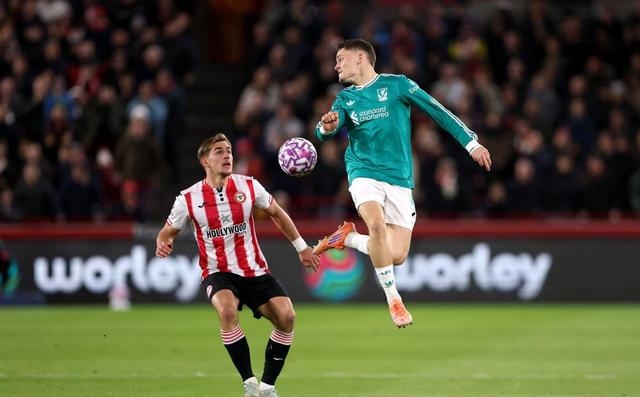 利物浦结束英超4连败萨拉赫追平鲁尼纪录