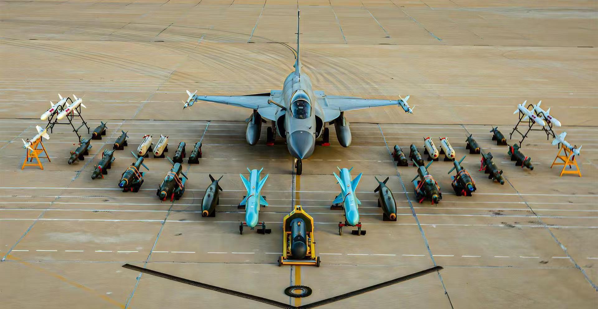 中印军事较量升级:四十架国产战机迎战十六架印度机型