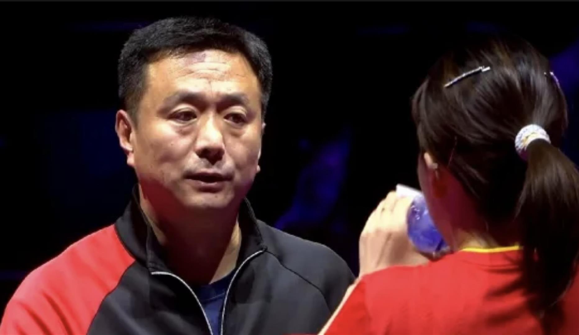 国乒蒙彼利埃冠军赛教练反差引热议:徐辉救场逆转,马俊峰带队遇冷有啥