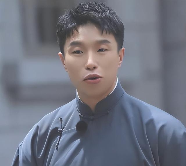 烧饼打高尔夫,郭德纲这盘棋下得有多大?