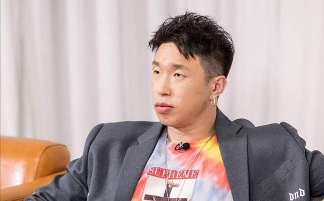 烧饼打高尔夫,郭德纲这盘棋下得有多大?