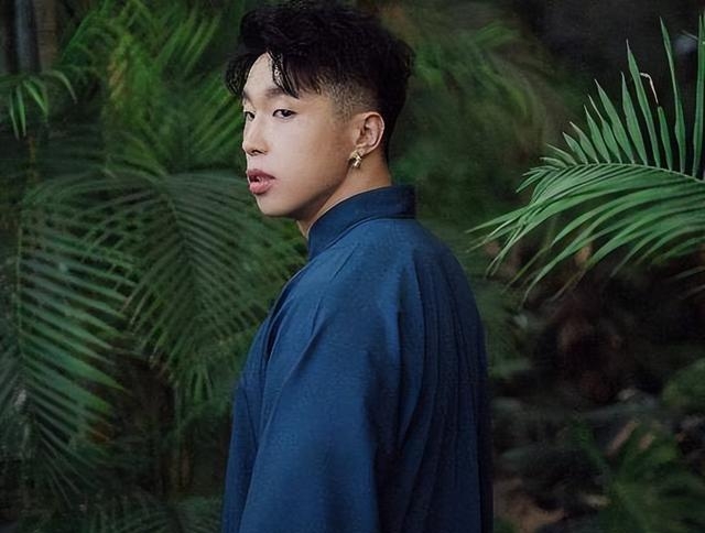 烧饼打高尔夫,郭德纲这盘棋下得有多大?