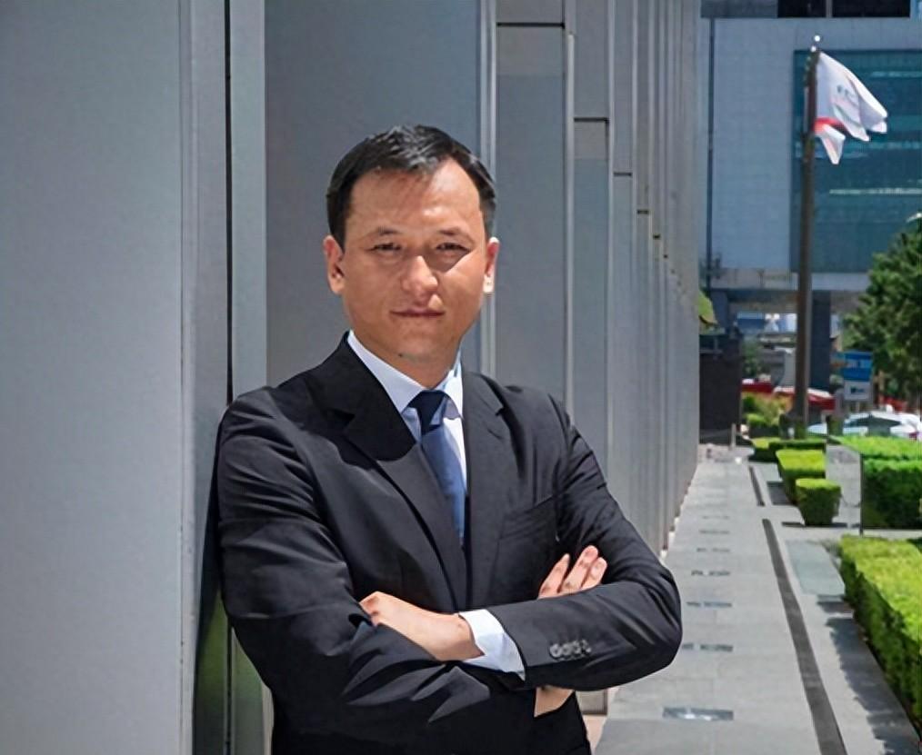 瑞幸咖啡背后操盘手黎辉:韩雪祖父曾为其父亲担任副军长十年