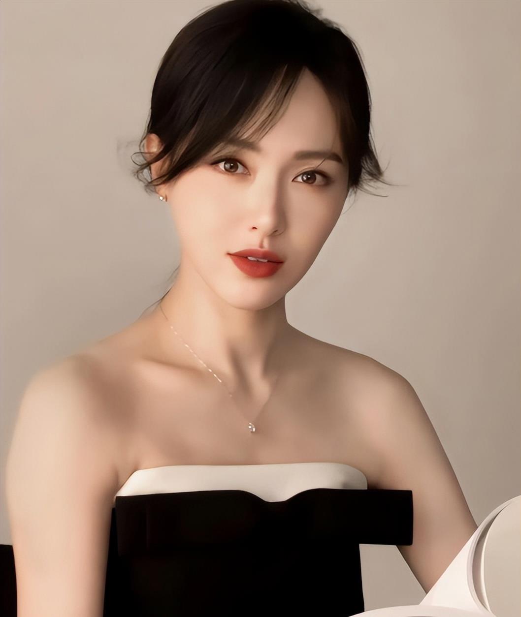 时隔八个月,张翰再次传出新恋情,但背后却有隐秘,唐嫣未曾错