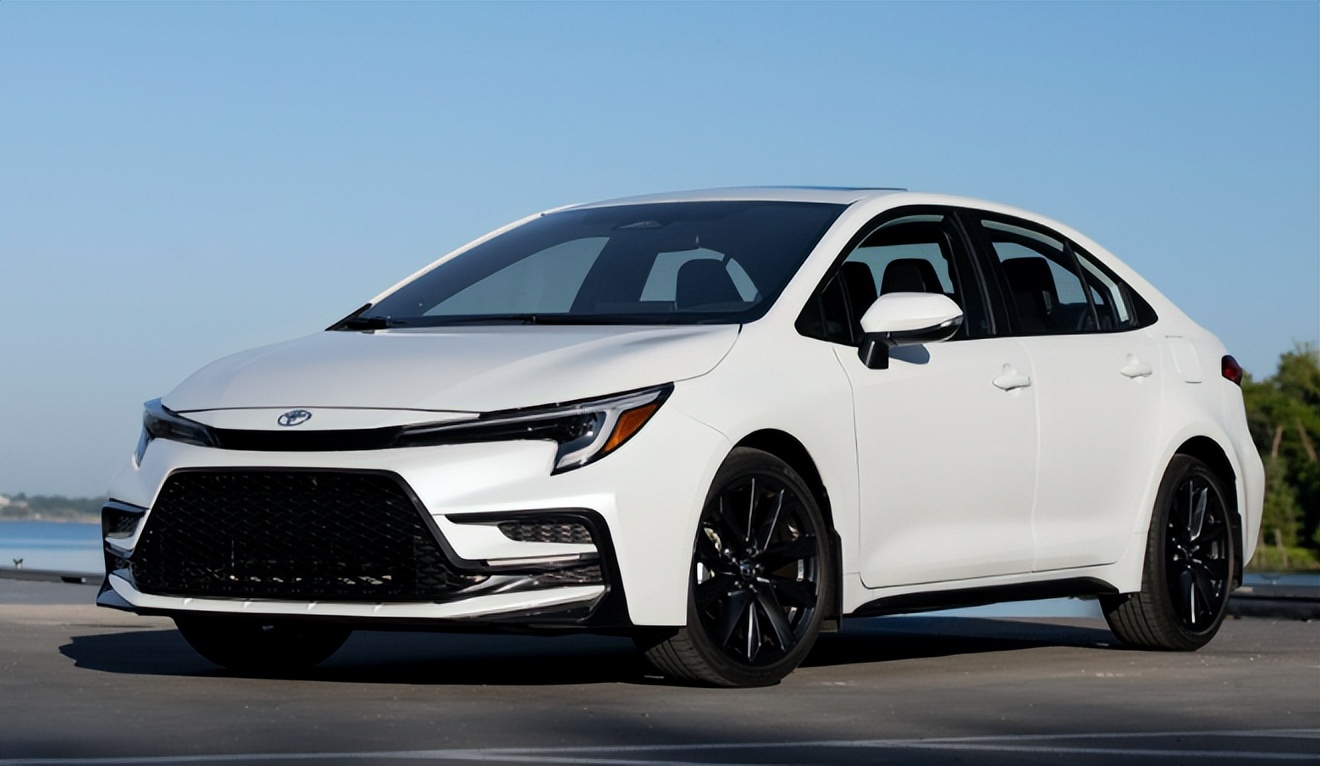 丰田为什么敢在混动上下重注?混动家轿为什么能挤掉纯电动车?