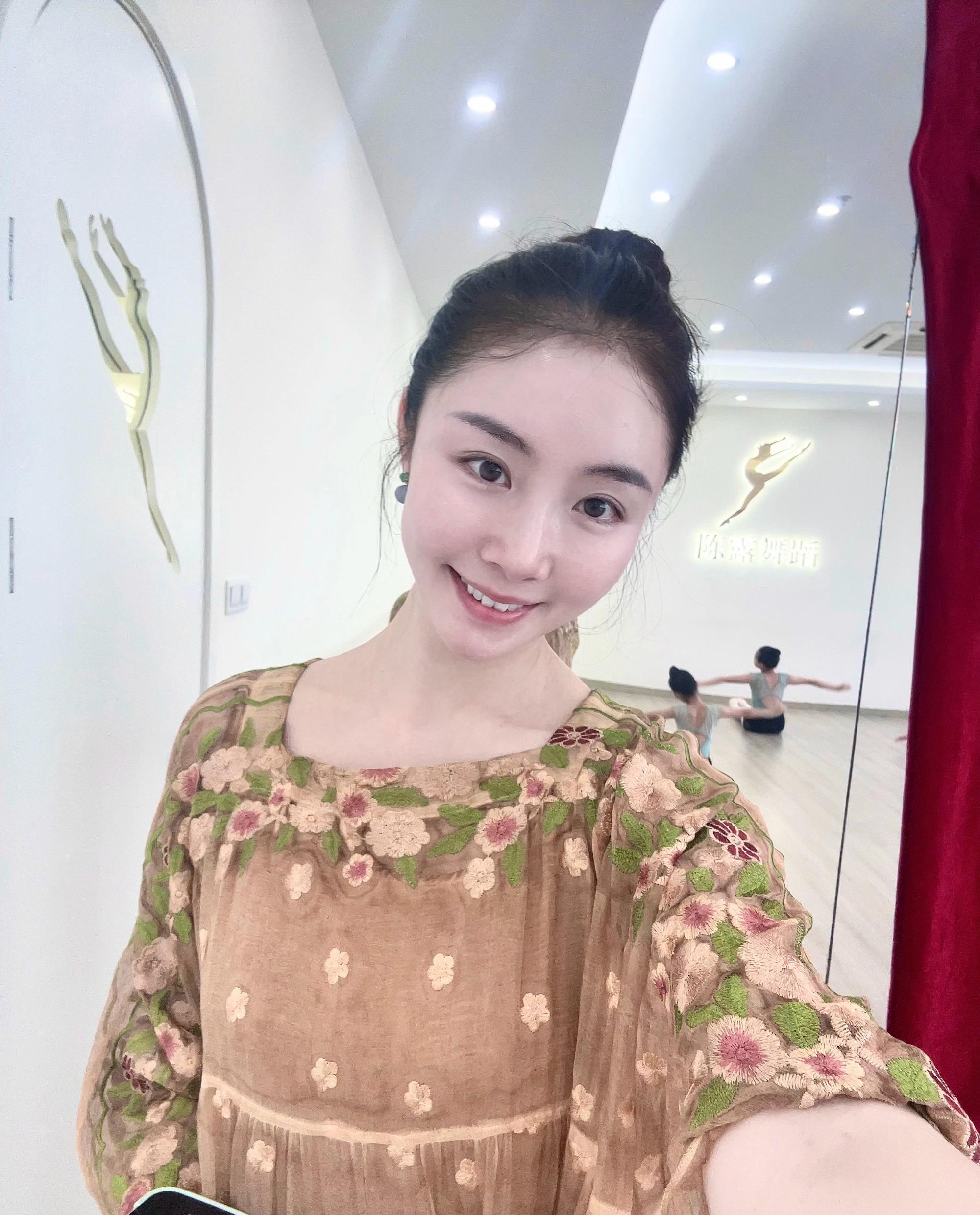 开舞蹈工作室没有坐牢吐槽霍尊爱买热搜陈露现在近况如何