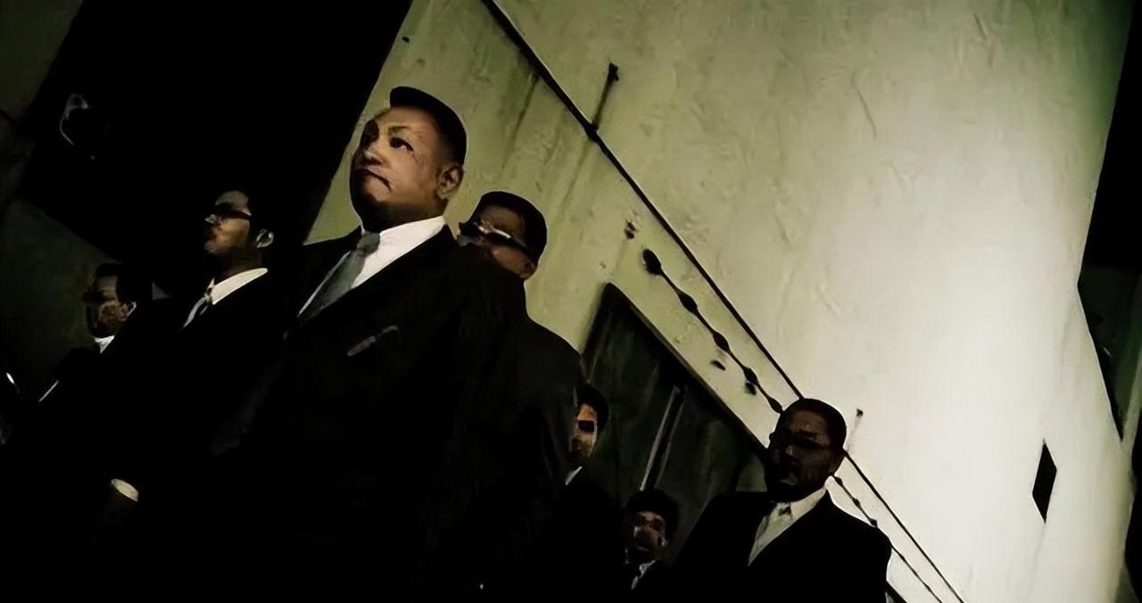 日本山口组大佬携明星夜访酒吧,遭遇朝鲜黑帮,结局揭秘