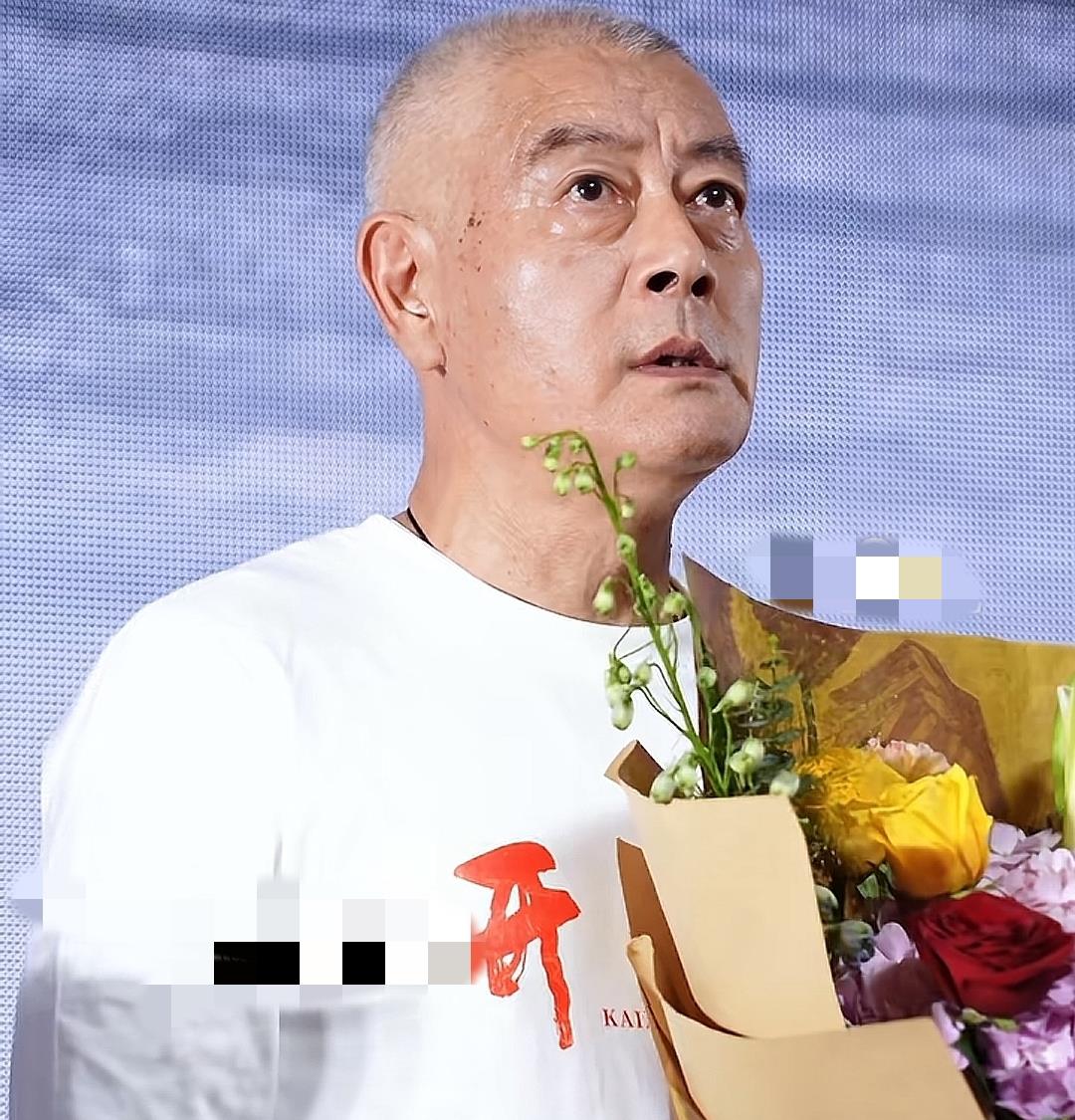 陈瑾亮相巫刚电影首映两人互动如甜蜜情侣一个逗趣一个宠爱
