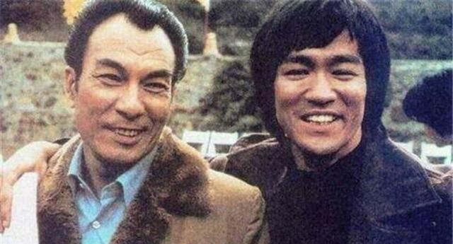 李小龙片场被误伤真相曝光!60岁石坚这一拳背后,藏着武学大师