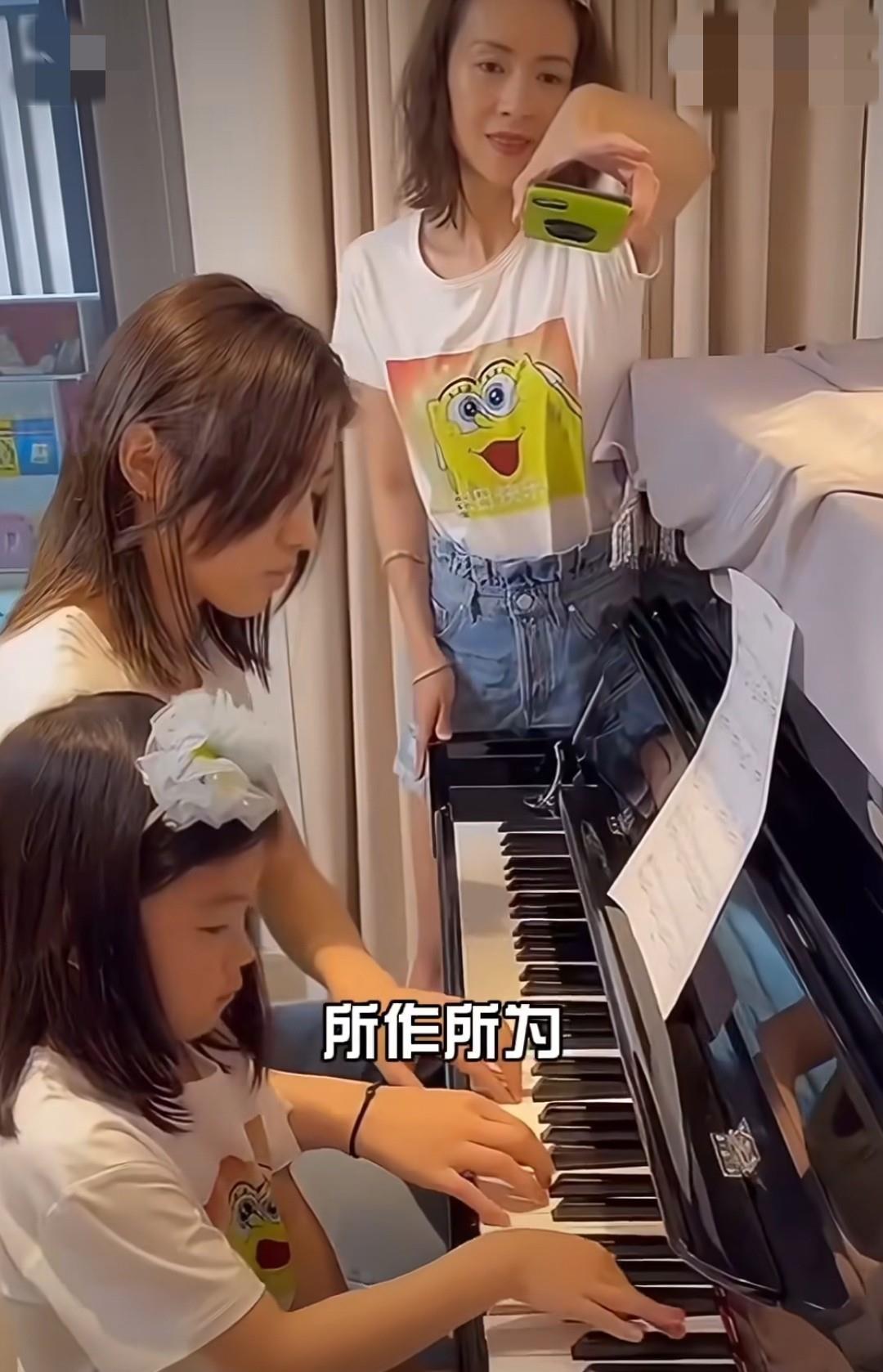 汪峰女儿小苹果恋爱照曝光与亲妈葛荟婕关系淡漠与章子怡情同母女