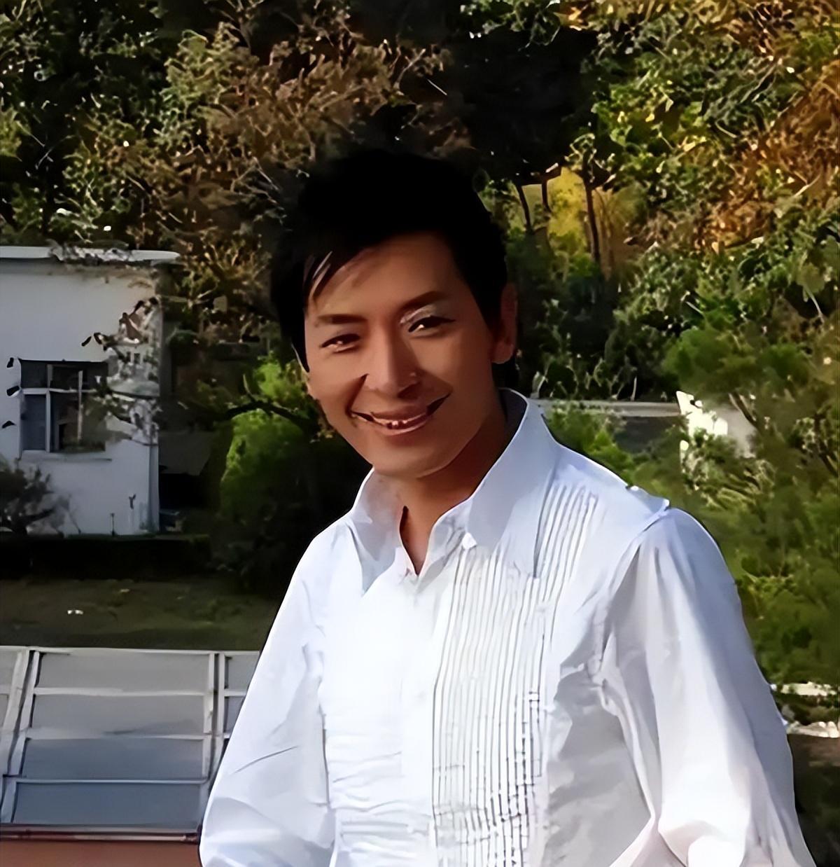 李静把纸飞机扔向戴军那夜谁也没想到这段关系能撑到今天