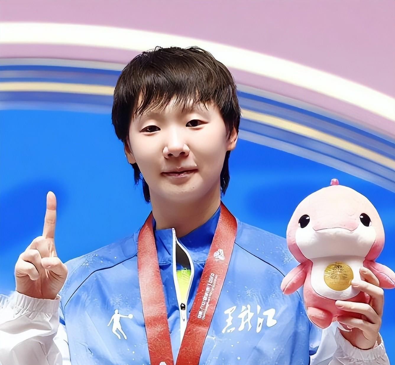 女兵第一荣誉!25岁王曼昱迎来人生三大喜讯,张继科指出一项不足