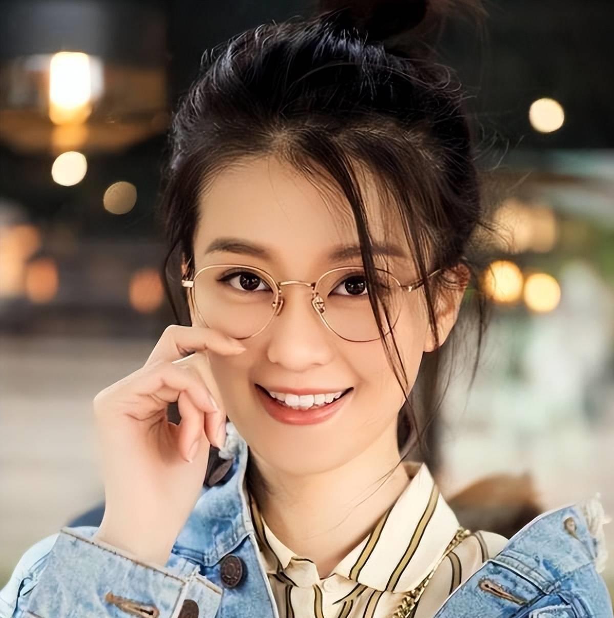 不生娃就要被退货?乔欣的亲身经历揭开豪门婚姻真相