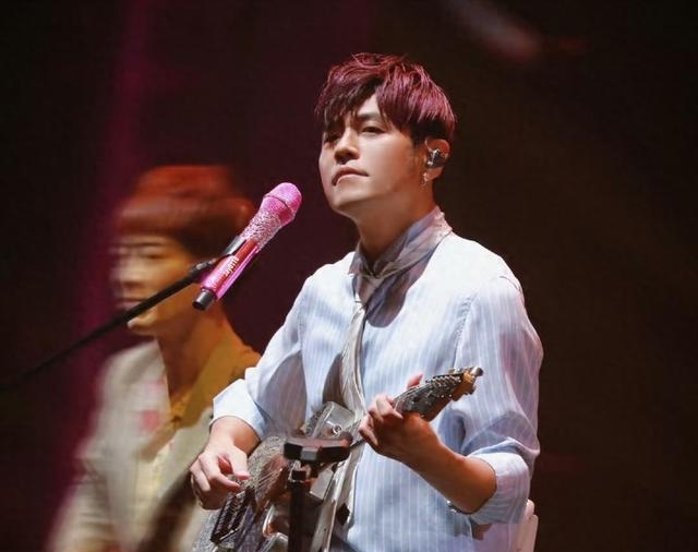 周杰伦输给易烊千玺,背后是一场没人留意过的数据暗战