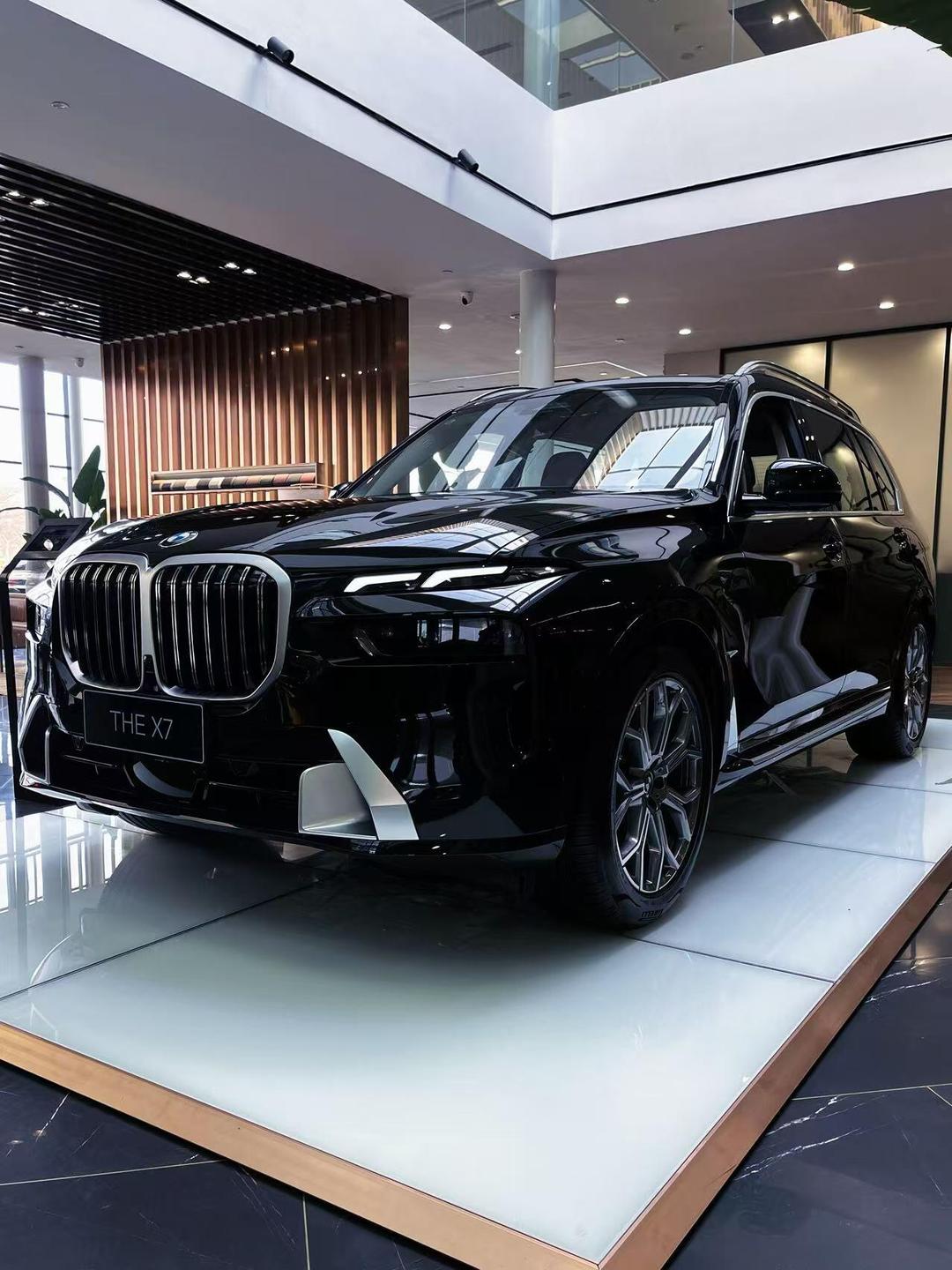 宝马全新x7谍照曝光,900马力!已准备好迈入新时代?