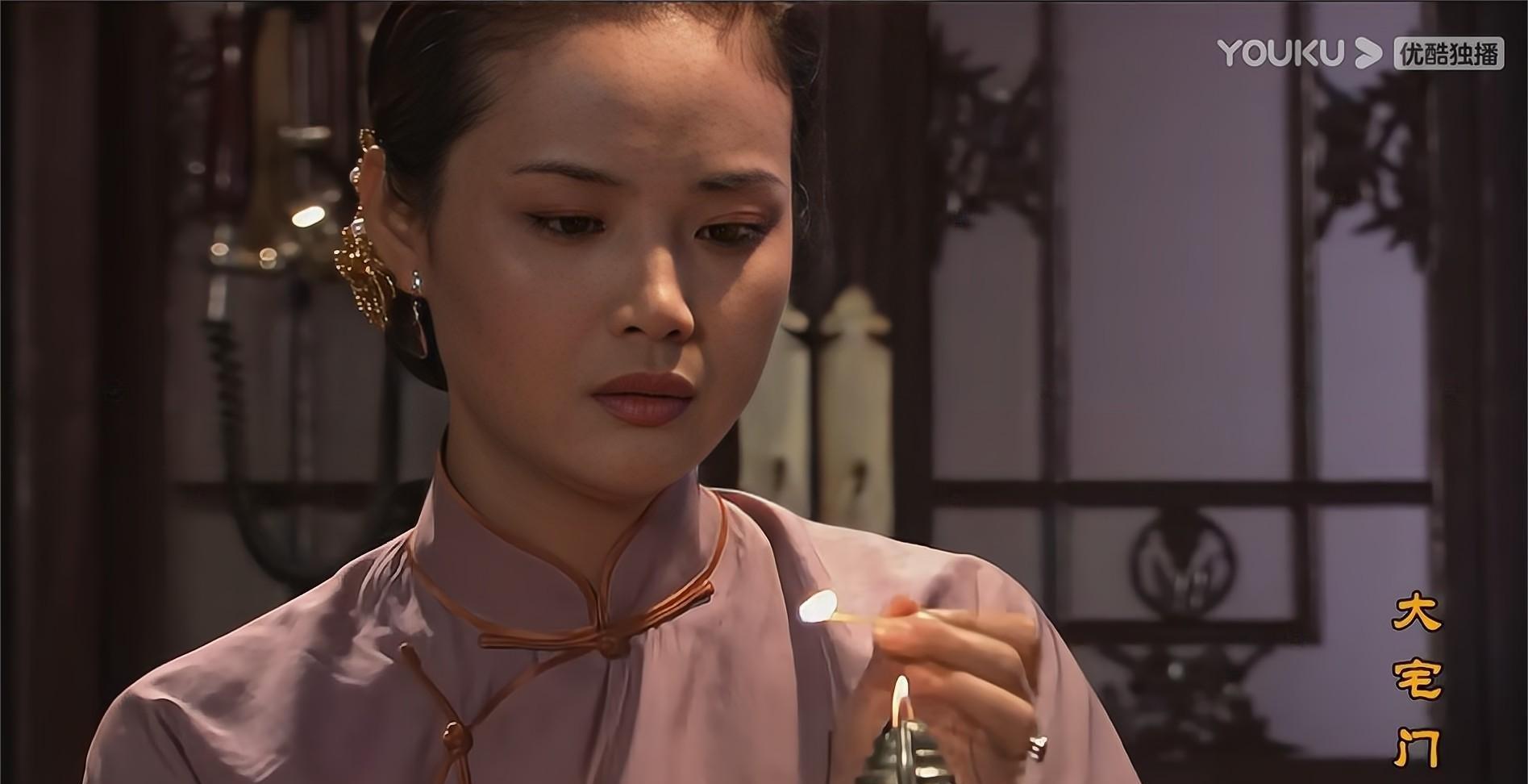 大宅门:杨九红为何诬陷槐花与黄立关系?细看二奶奶布下的陷阱