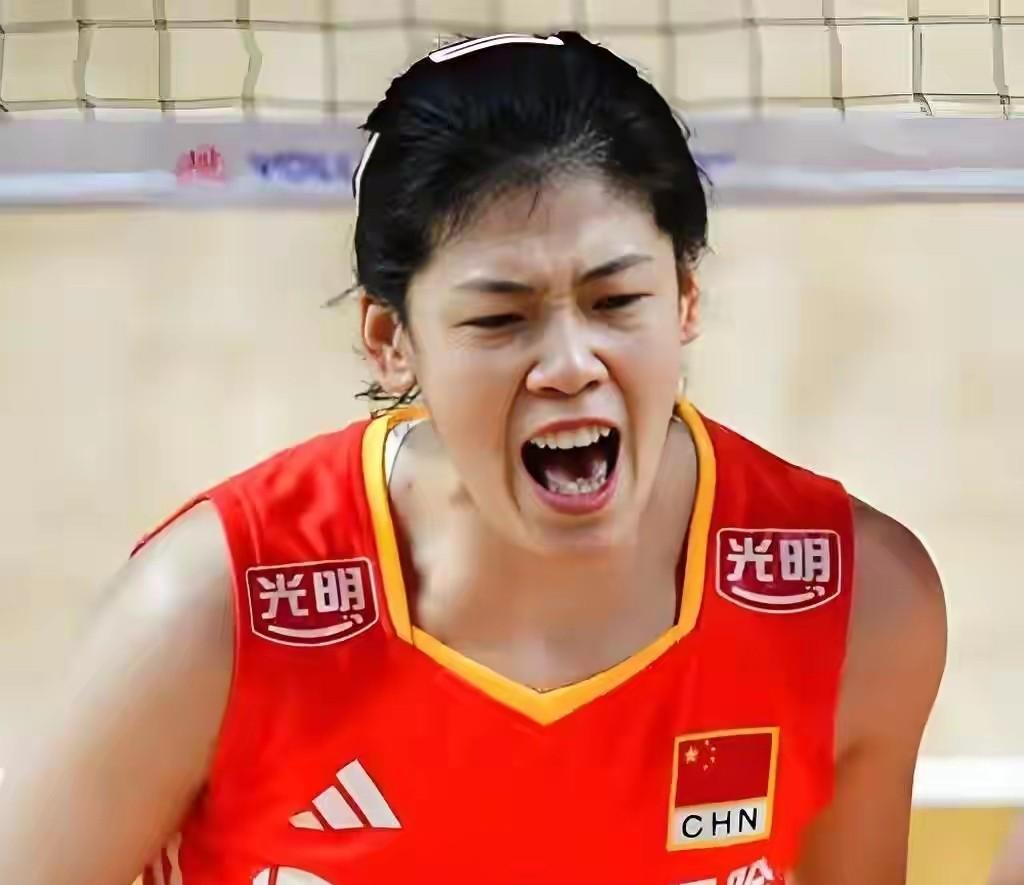 李盈莹留洋仅8天就宣布回国?伤病复发太揪心,王媛媛却活成另一个样