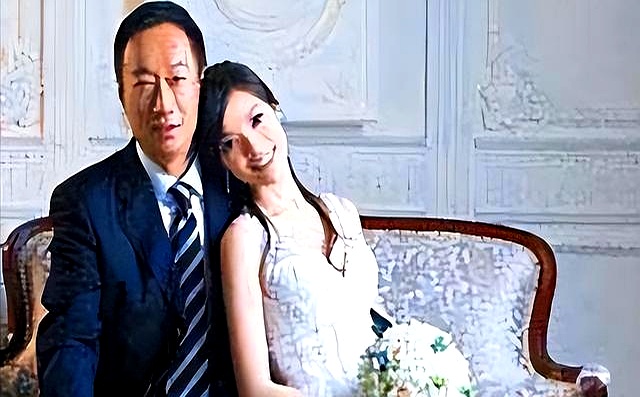 郭台铭住豪宅,娶小24岁妻子,谈大陆言论