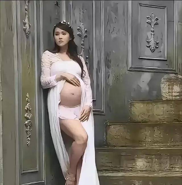 母亲身体叙事权:伊能静孕照引发的讨论