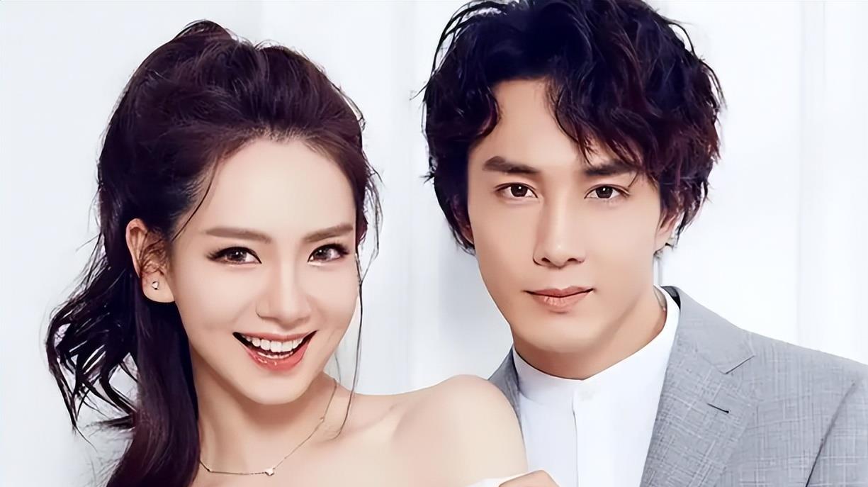 戚薇李承铉巴黎街头现真容!