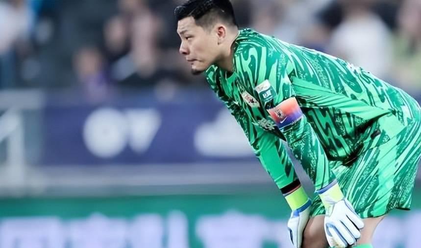 王大雷自称国足历史最佳!江津曾诚球迷坐不住了,这场门将之争你站谁