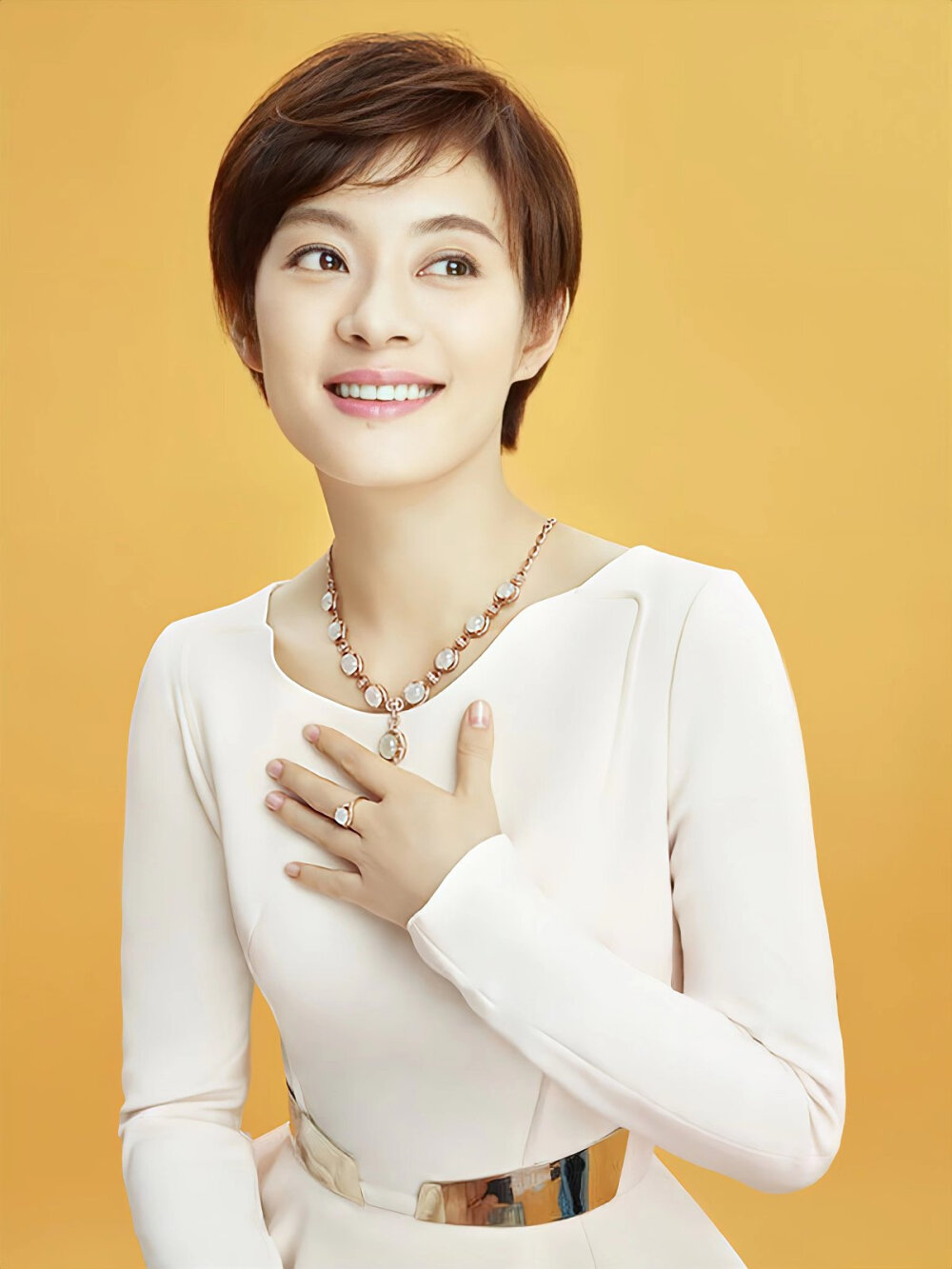 孙俪担心的事还是发生,从被赶出家门的女孩到视后,孙俪的"狠"人生,给