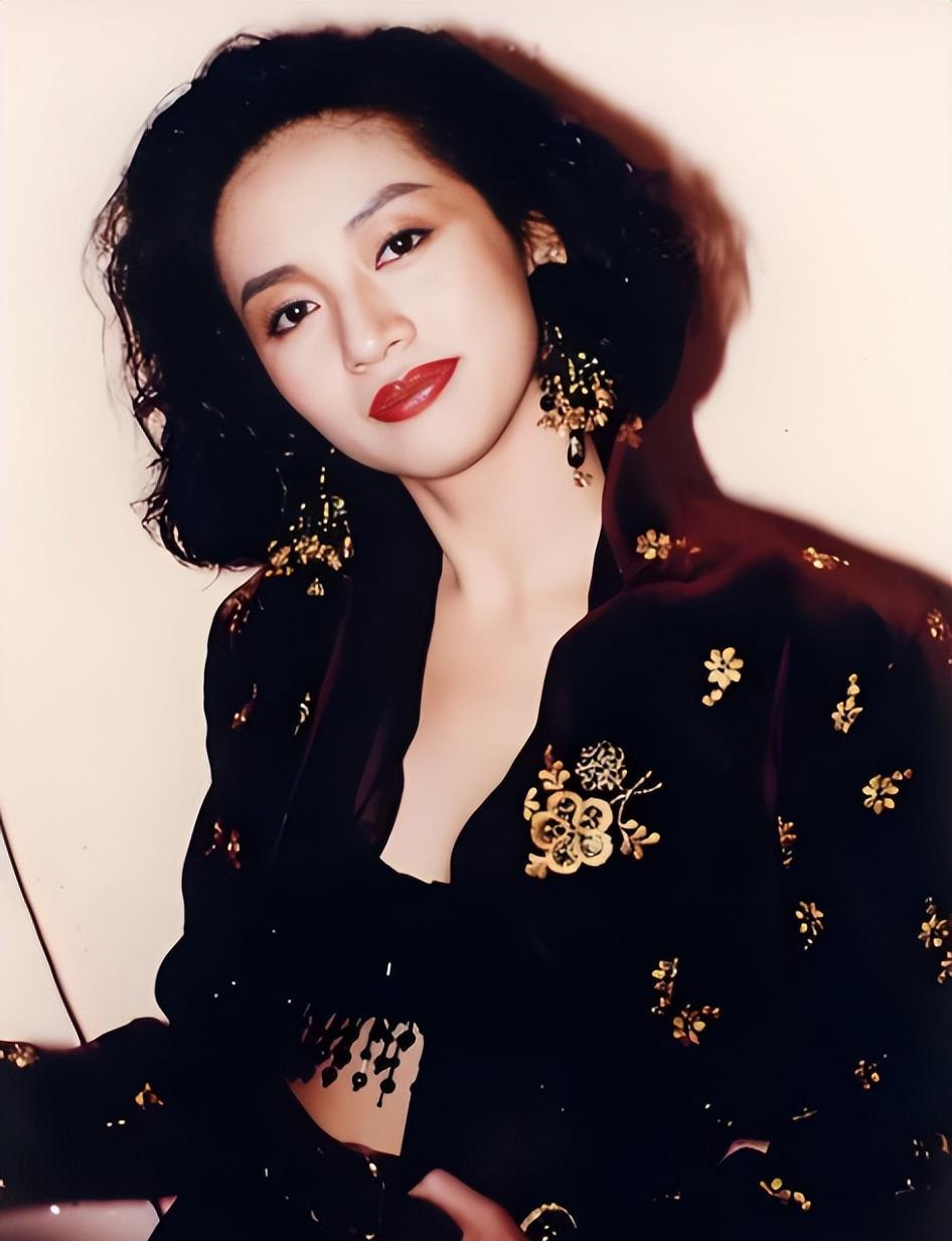 被封禁七年,"香港女强人"的罕见内幕!